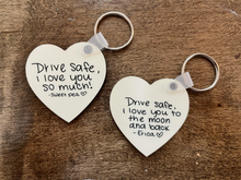 Load image into Gallery viewer, Personalized Picture Keychain - Heart
